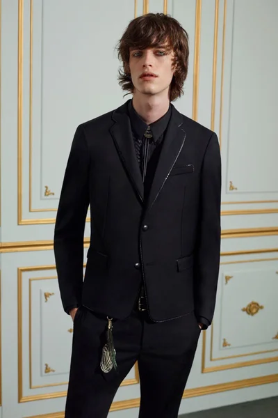 Look 10